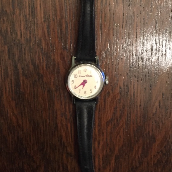 Vintage Snow White US Time Wind Watch - Picture 2 of 8